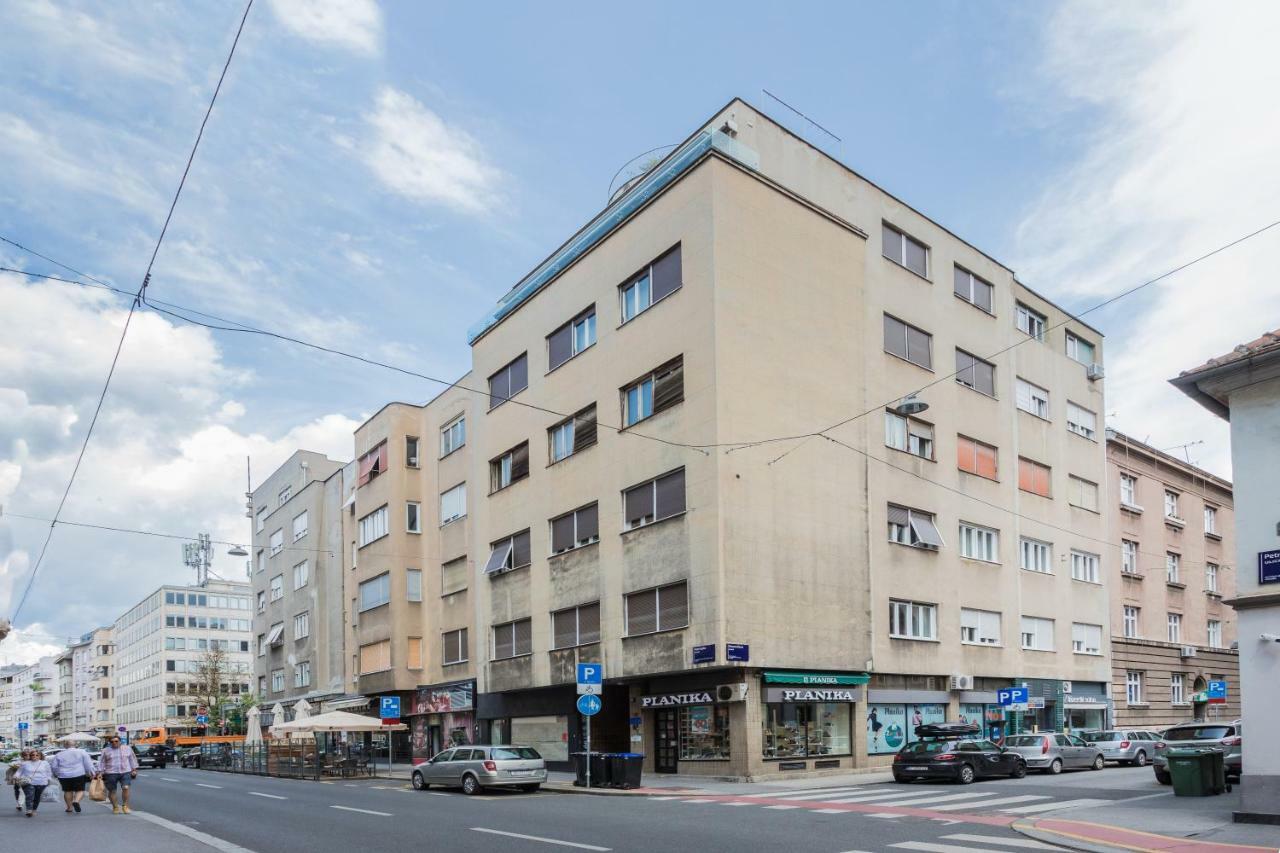 Studio Apartments Near Park Zrinjevac Zagreb Exterior foto